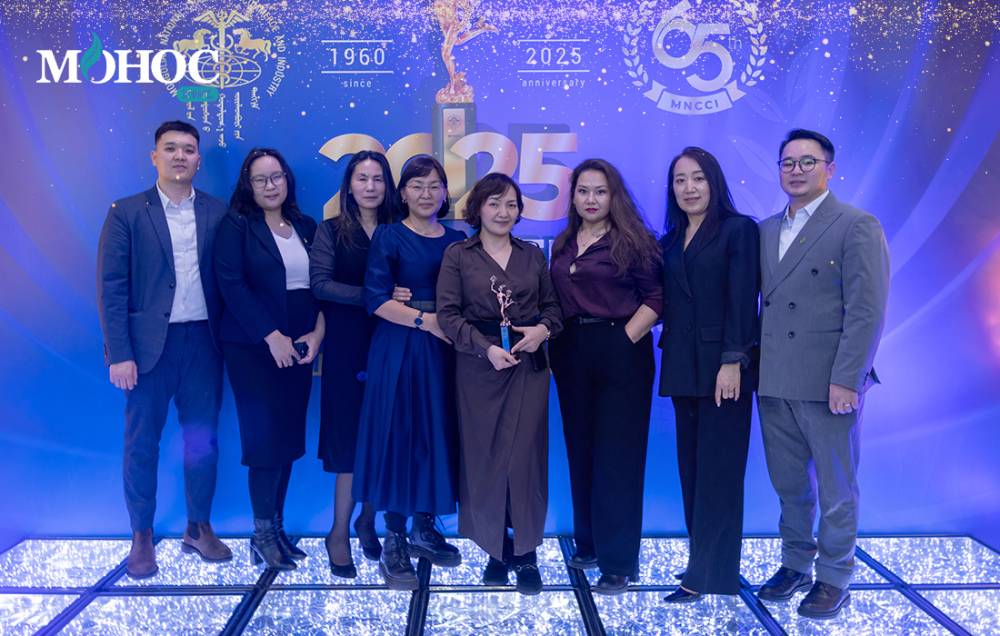 Монос Хүнс ХК “Шилдэг үйлдвэрлэгч энтерпренёр” шагнал хүртлээ