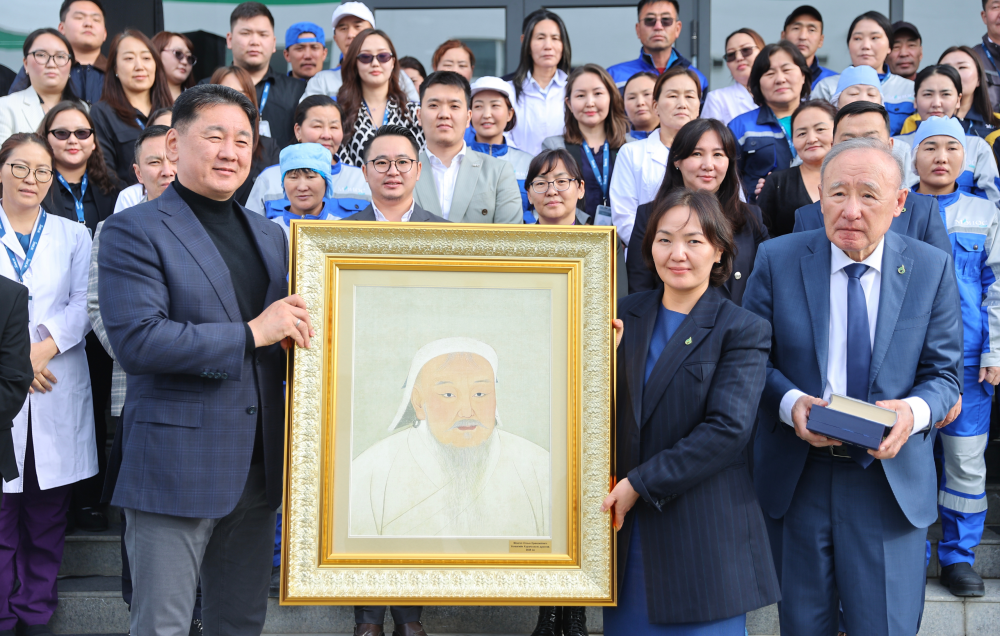 Монгол Улсын Ерөнхийлөгч У.Хүрэлсүх “Монгол Улсын Хүнсний Манлай Үйлдвэр” Монос Хүнс ХК-ийн үйл ажиллагаатай танилцлаа